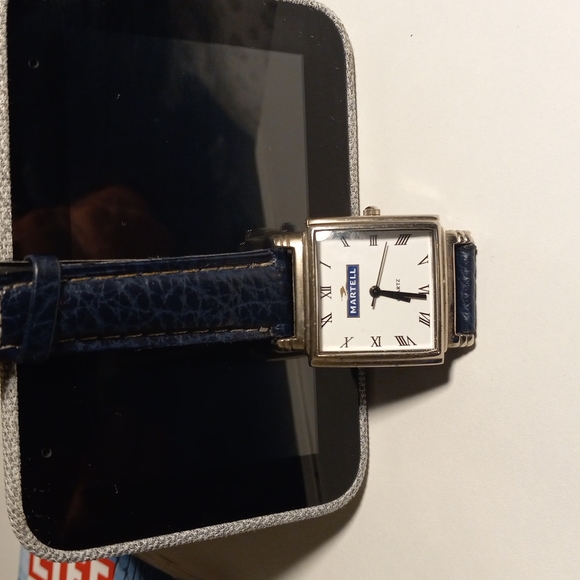 MARTELL watch-clasic, I phone 5 with case - Picture 1 of 2